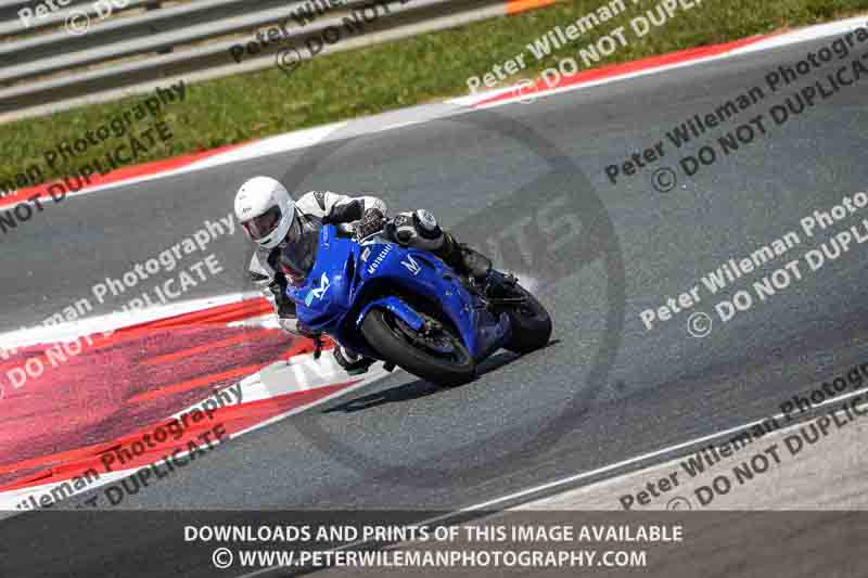 cadwell no limits trackday;cadwell park;cadwell park photographs;cadwell trackday photographs;enduro digital images;event digital images;eventdigitalimages;navarra;no limits trackdays;peter wileman photography;racing digital images;trackday digital images;trackday photos
